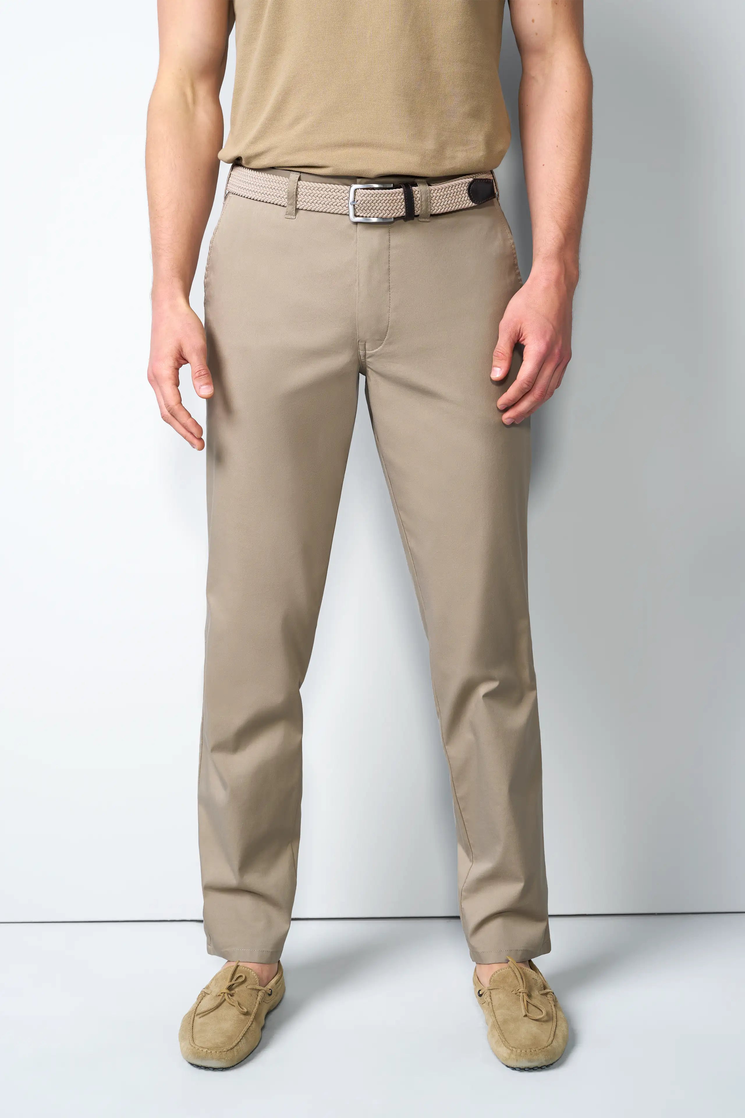 CHINO 1-6010 ULTRA-LIGHTWEIGHT, FUNCTIONAL CHINOS